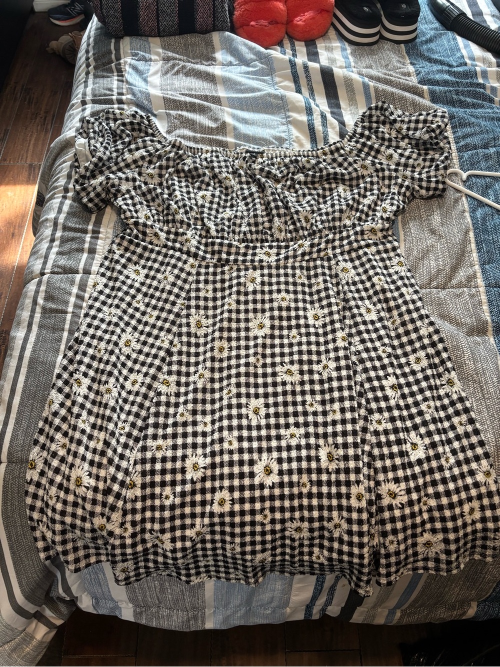 Torrid - Gingham Daisy Off-Shoulder Women’s Dress- Black & White
